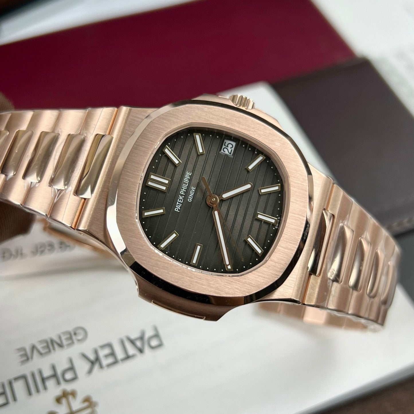 파텍 필립 노틸러스 5711/1R-001 – завернутый 18k 로즈 골드 из 3K 팩토리