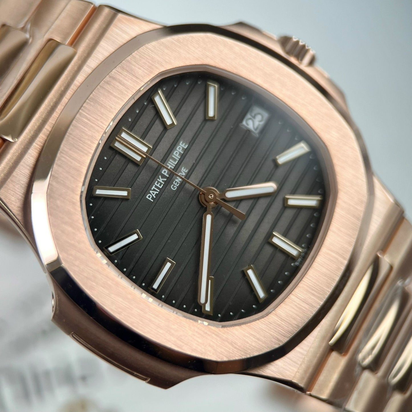 파텍 필립 노틸러스 5711/1R-001 – завернутый 18k 로즈 골드 из 3K 팩토리