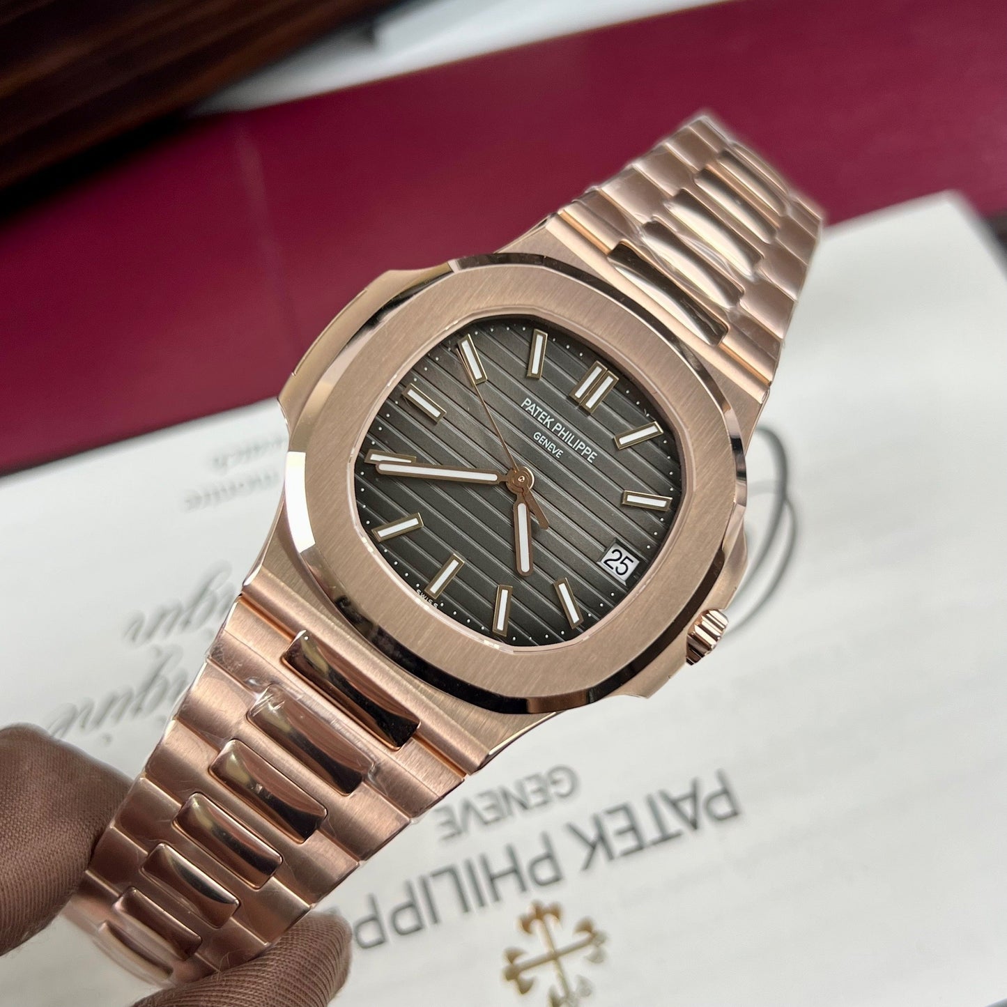 파텍 필립 노틸러스 5711/1R-001 – завернутый 18k 로즈 골드 из 3K 팩토리