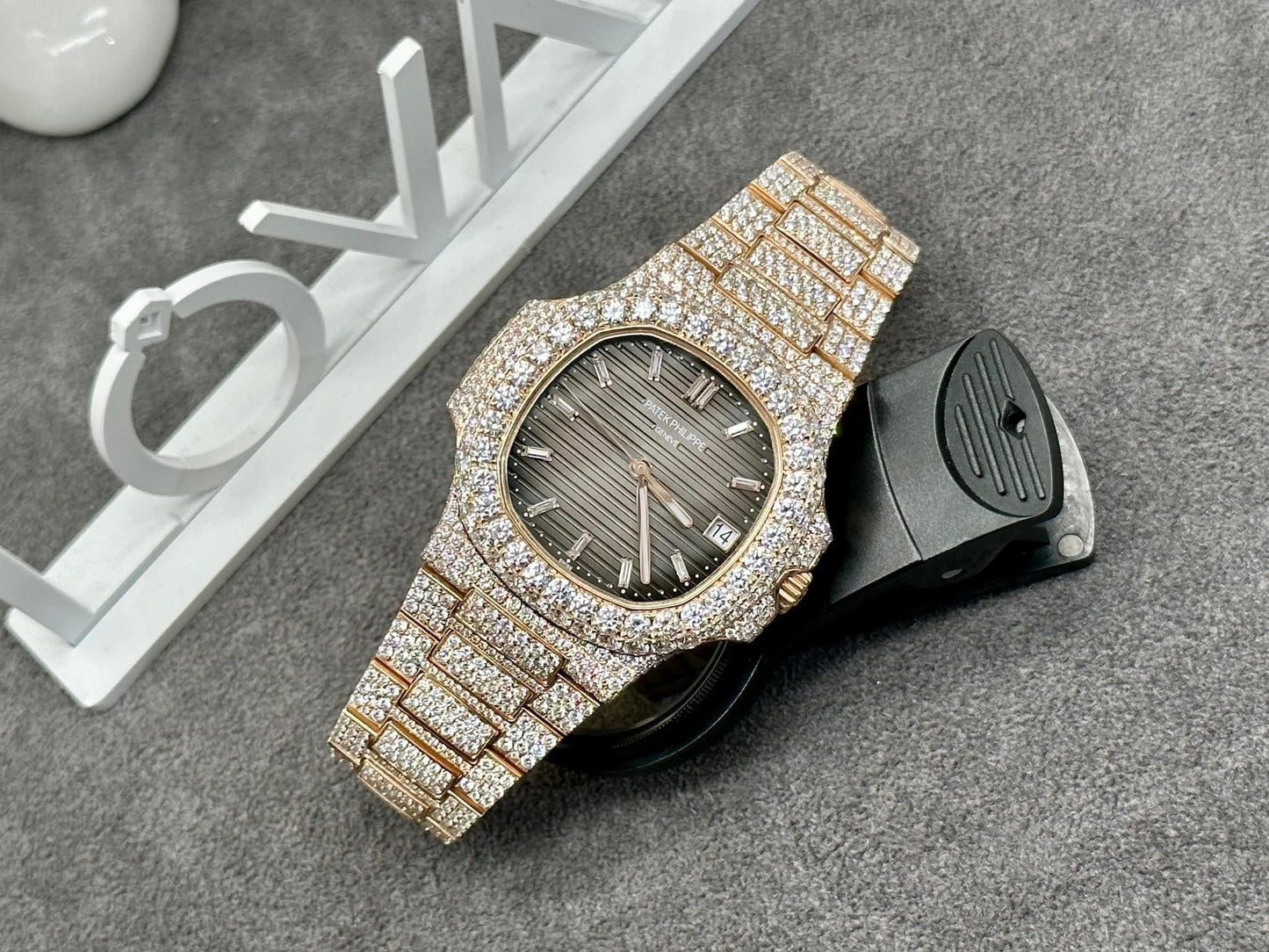 파텍 필립 노틸러스 5711 from 3K 팩토리 and custom Moissanite
