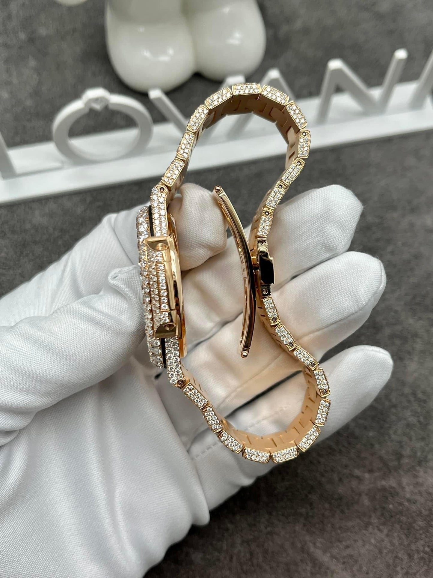 파텍 필립 노틸러스 5711 from 3K 팩토리 and custom Moissanite
