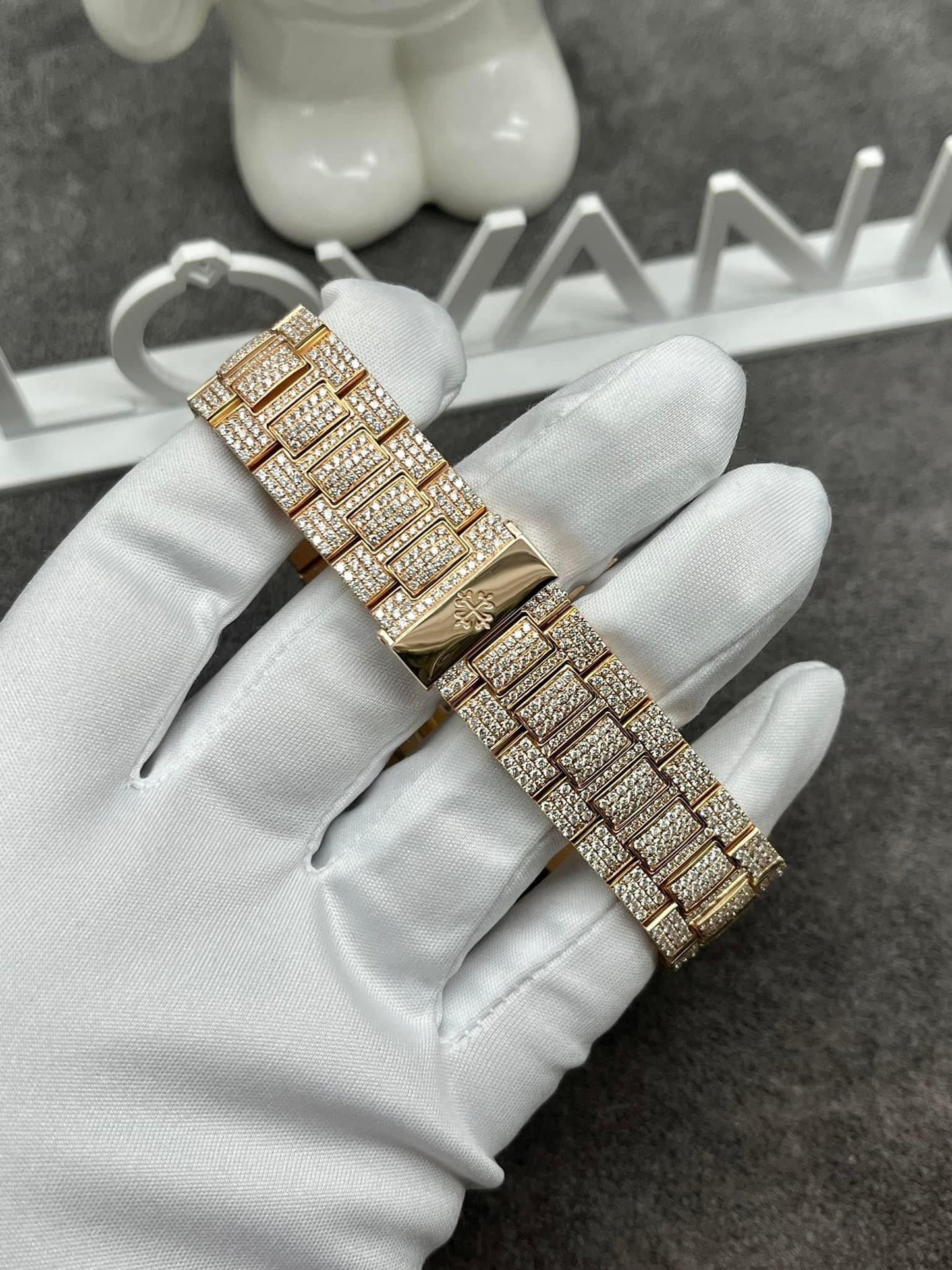 파텍 필립 노틸러스 5711 from 3K 팩토리 and custom Moissanite