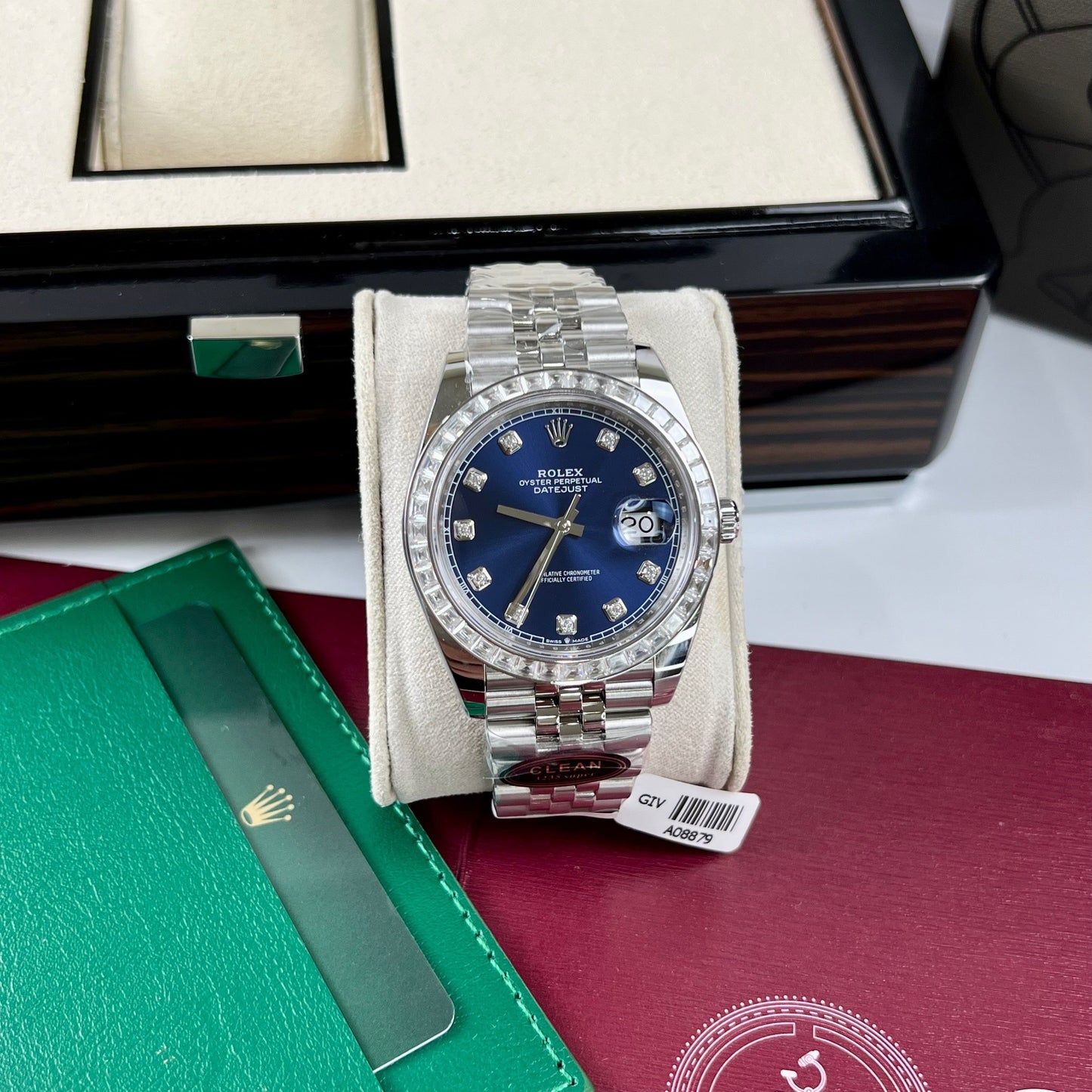 롤렉스 데이트저스트 41 블루 Moissanite Dial 126334-0016 and custom Moissanite baguette Bezel
