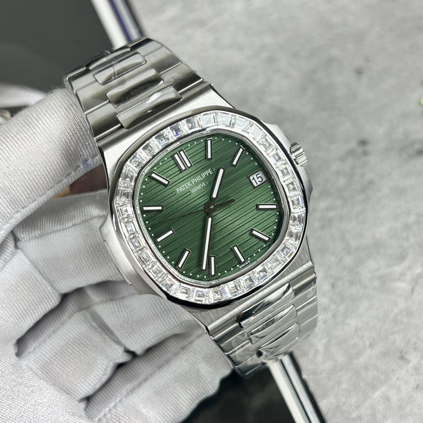 파텍 필립 노틸러스 5711/1A-014 made from 3K 팩토리 and custom Moissanite diamonds