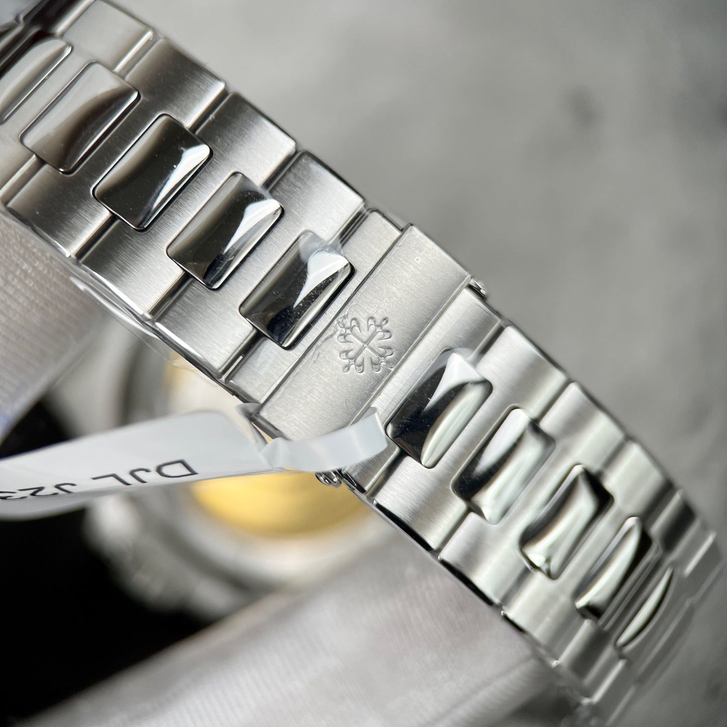 파텍 필립 노틸러스 5711/1A-014 made from 3K 팩토리 and custom Moissanite diamonds