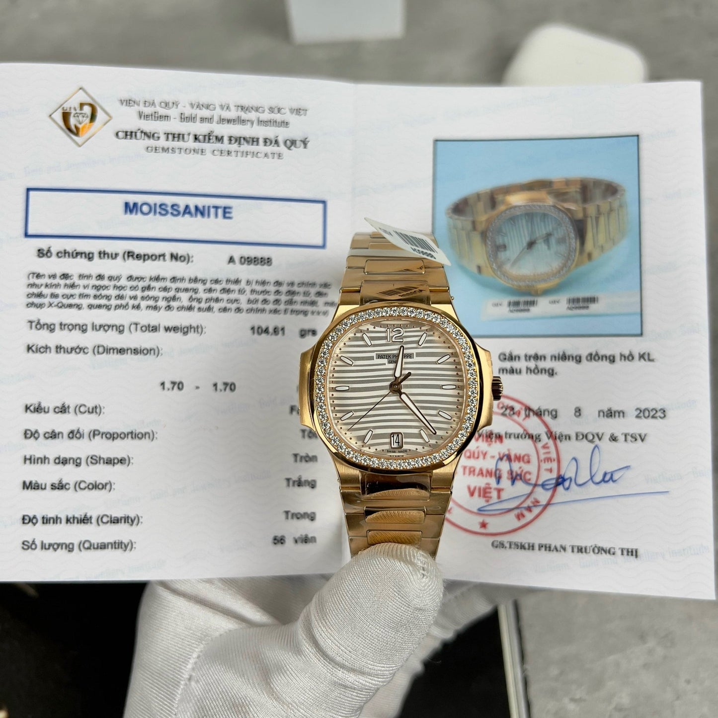 파텍 필립 노틸러스 7118/1R-010 18k gold filled with 화이트 다이얼 custom Moissanite stone