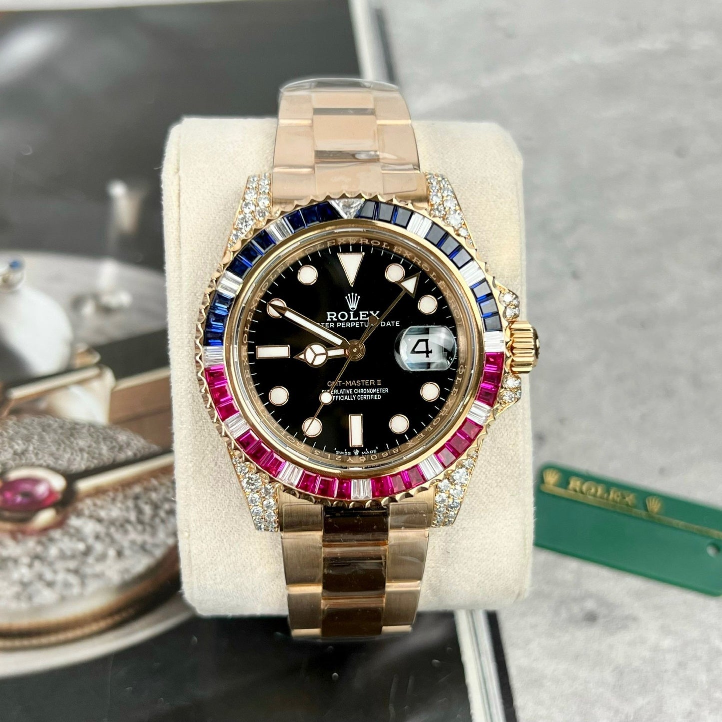 롤렉스 GMT-Master II 126755 Rainbow Bezel Best 1:1 에디션 with Ruby Stone and 18k wrapped