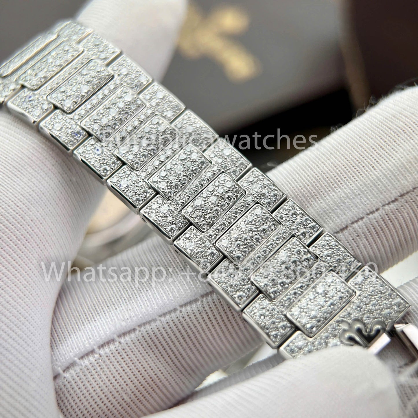 파텍 필립 노틸러스 7118/1450G-001 Full Iced Out – 1:1 Best Clone Custom Watch