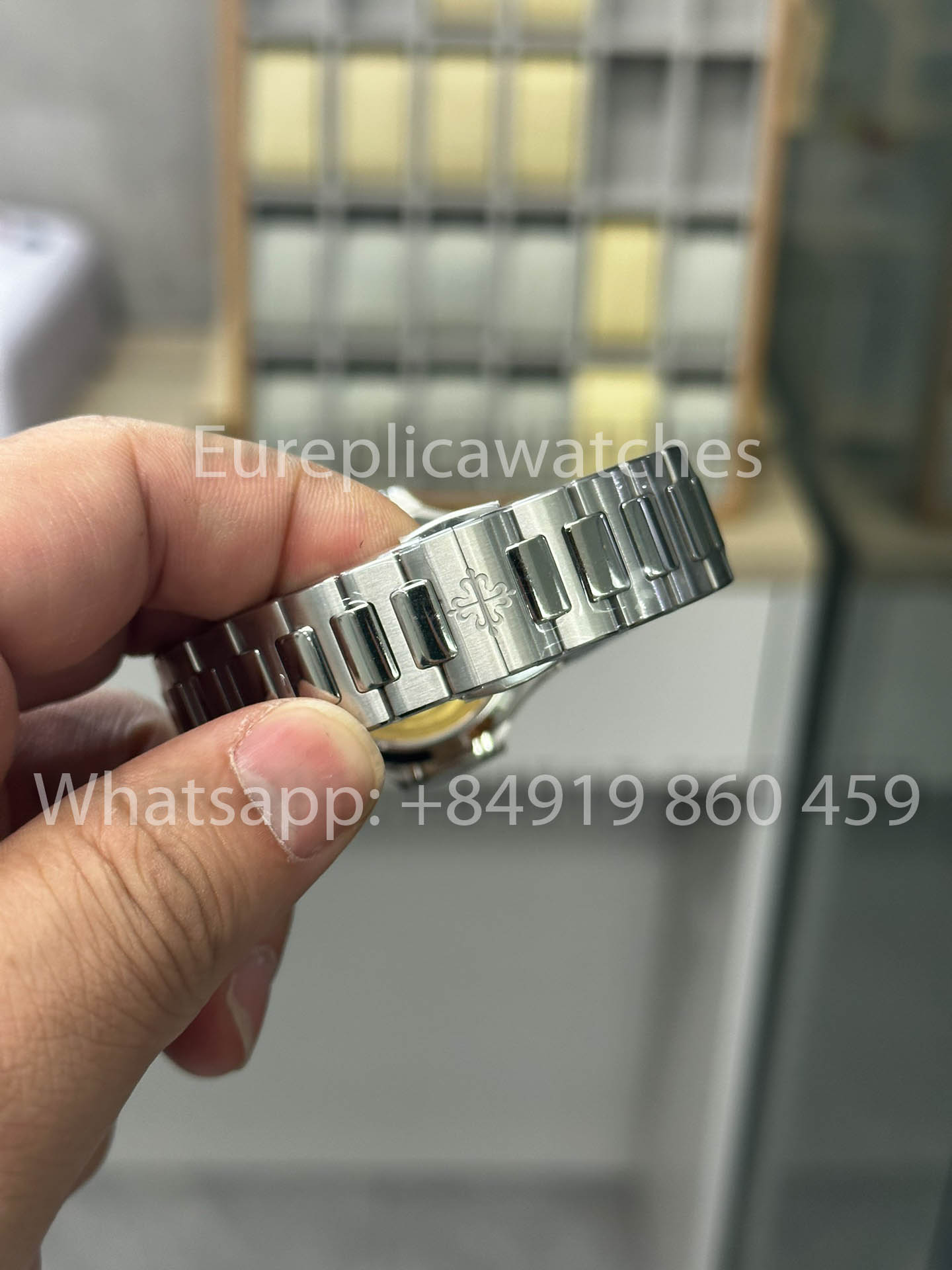 파텍 필립 노틸러스 Ladies 7118/1200A из 3K 팩토리 스테인리스 스틸 Версия 2025 года