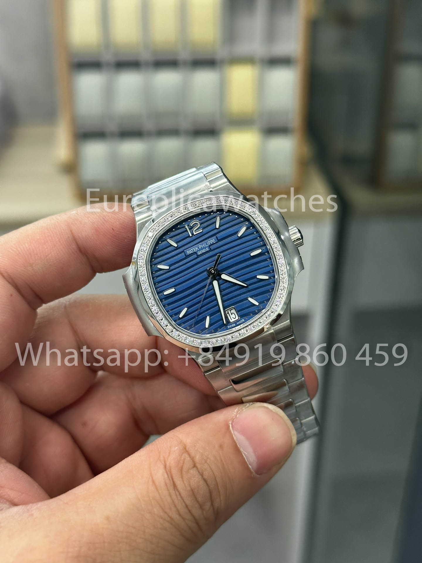 파텍 필립 노틸러스 Ladies 7118/1200A из 3K 팩토리 스테인리스 스틸 Версия 2025 года