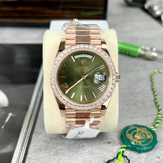 롤렉스 Day-Date 40 228345RBR Olive Dial with Wrapped 18k 로즈 골드 and diamond
