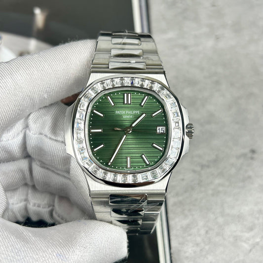 파텍 필립 노틸러스 5711/1A-014 made from 3K 팩토리 and custom Moissanite diamonds