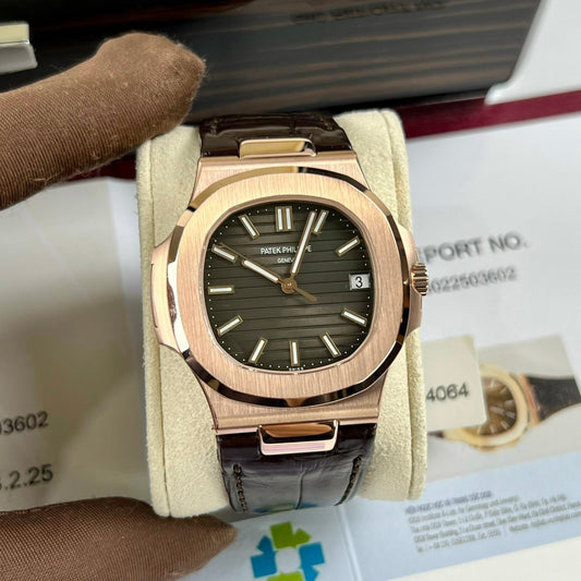 파텍 필립 노틸러스 5711/1R-001 –Wrapped 18k 로즈 골드 Leather band version