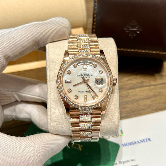 롤렉스 Day-Date M128345RBR-0030 Mother of Pearl 1:1 Best 에디션 custom 18k and moissanite