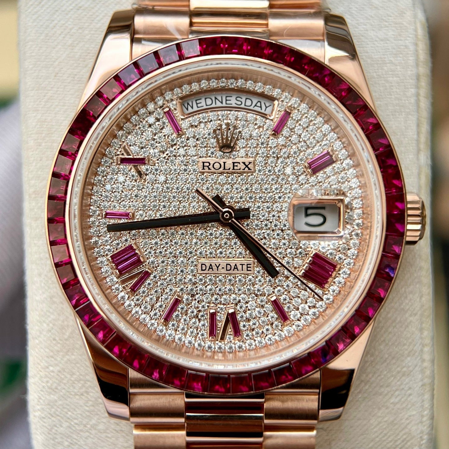 롤렉스 Day Date 228398 DRRP 1:1 best 에디션 Custom 로즈 골드 18k and ruby saphire Diamond Pave